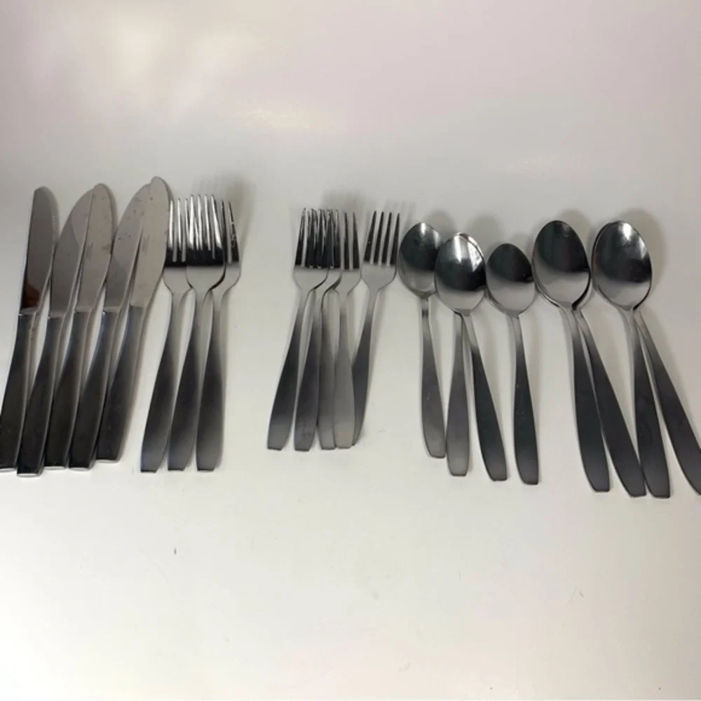 Cambridge Silversmith Jersey Mirror 21 Piece Stainless Steel Flatware Set